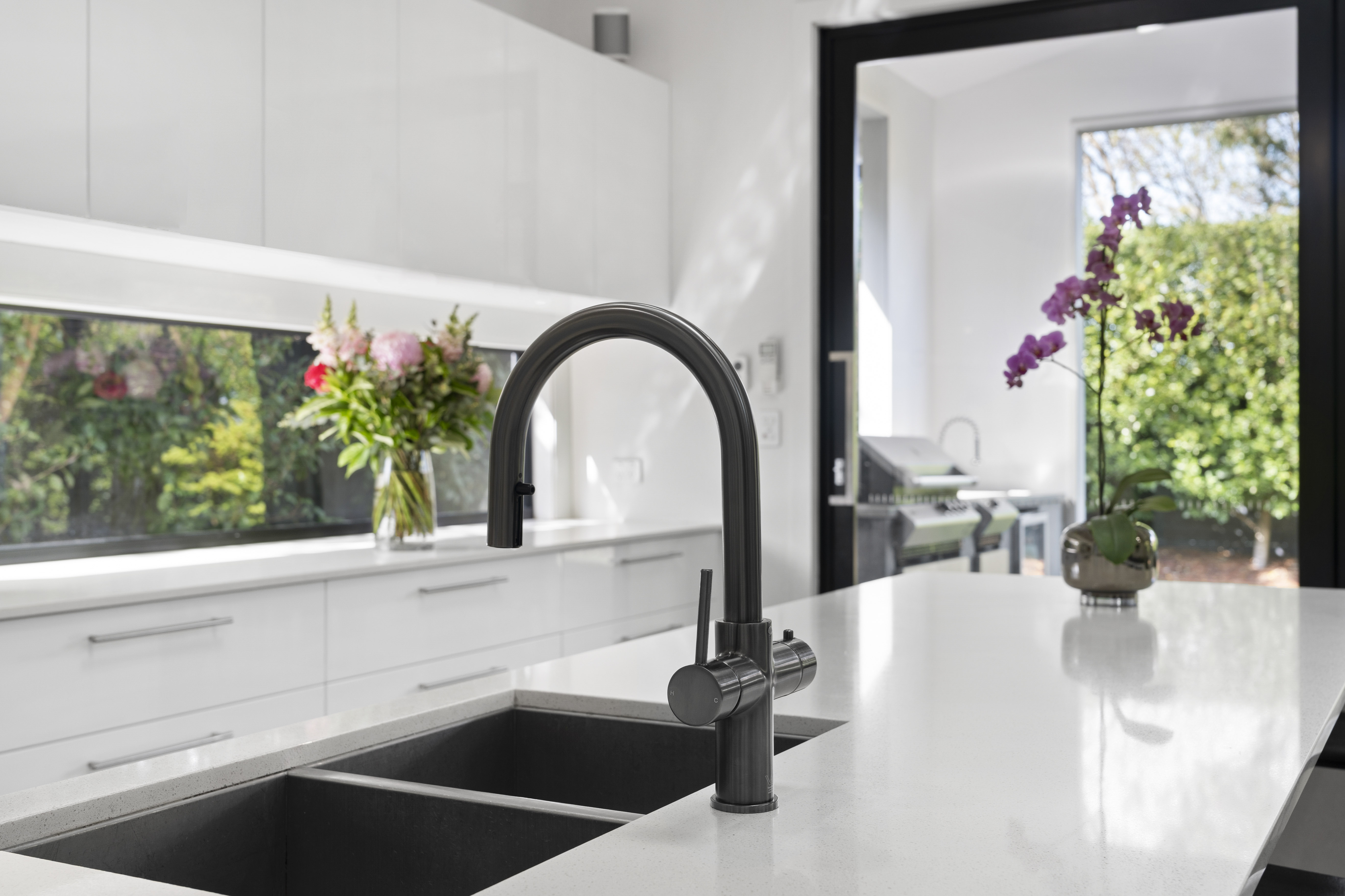 Flagship Pull Out 4 in 1 in a kitchen setting